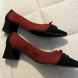 Bandolino Women’s suede pumps 10M